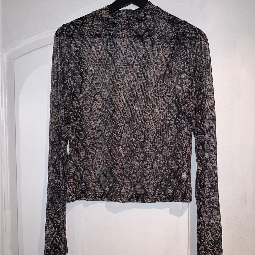 Clothes - Picture 4 of 16